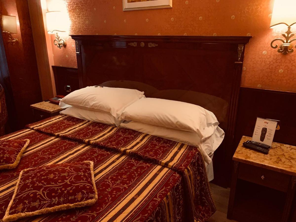 Hotel Vittoria Milano Esterno foto