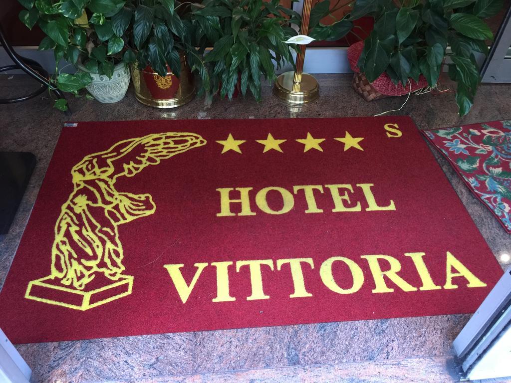Hotel Vittoria Milano Esterno foto