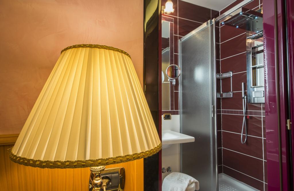 Hotel Vittoria Milano Esterno foto