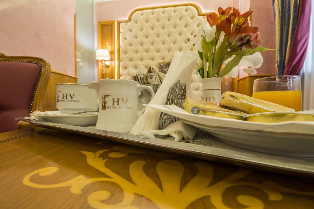 Hotel Vittoria Milano Esterno foto